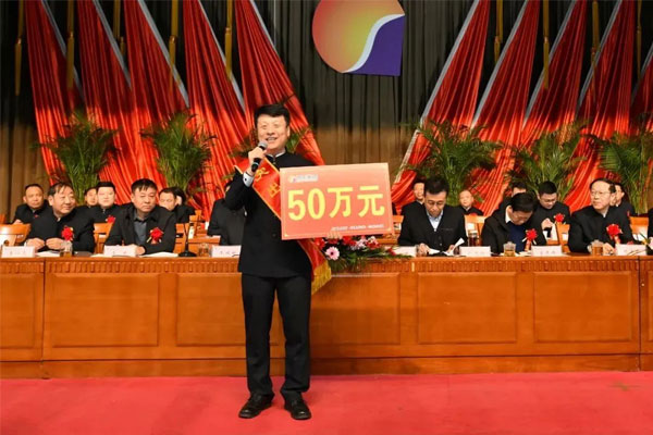 2020年突出孝顺奖获得者——胡利峰